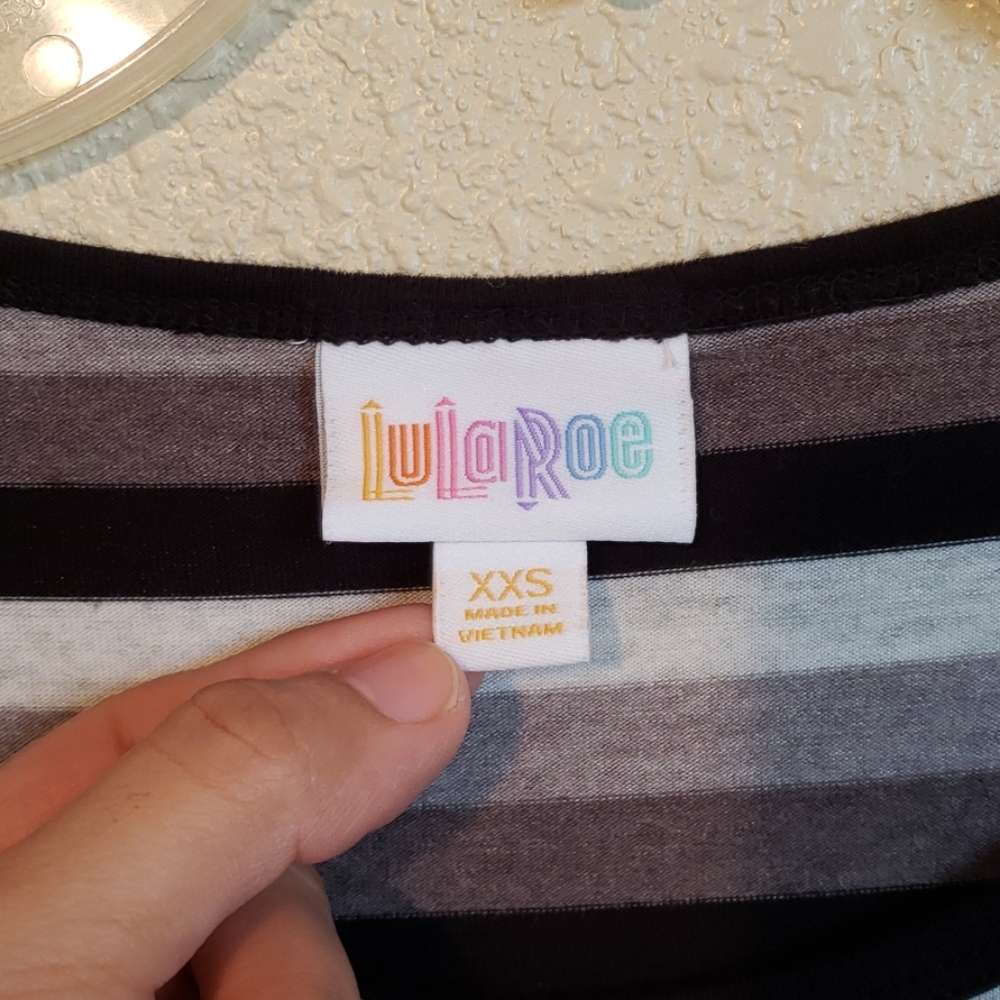 LULAROE || irma tunic - Picture 2 of 3